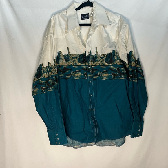 Wrangler Other - Rodeo shirt western horse print pearl snap